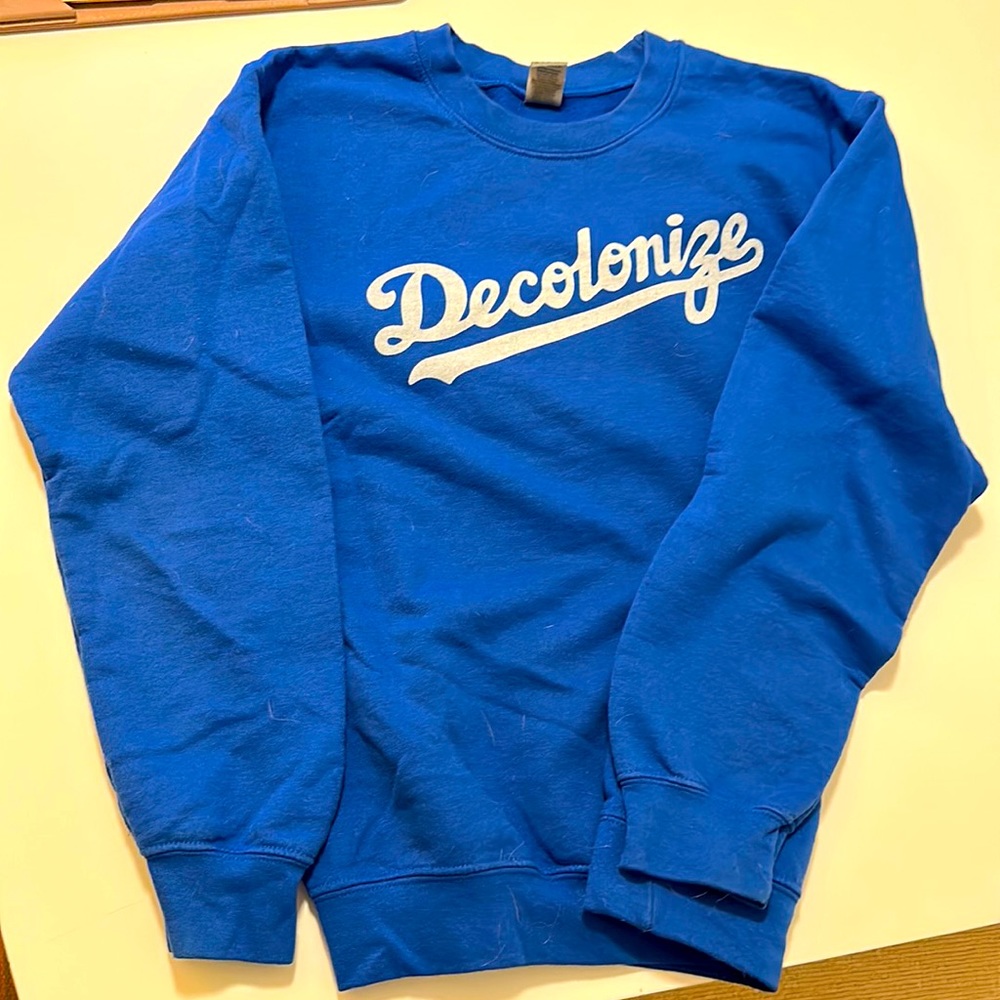 DECOLONIZE Gildman Heavy Blend 50/50 crewneck sweatshirt size small